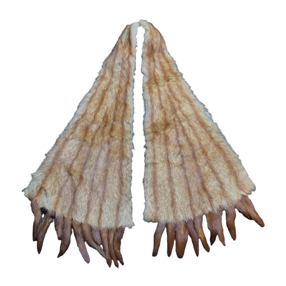 🫶Rare Fur Scarf with tails. I think this is mink. One size fits all.